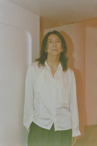 吉井和哉、“感慨深い4年間”を経たソロ新曲「永遠に古くならない曲が完成」【インタビュー】