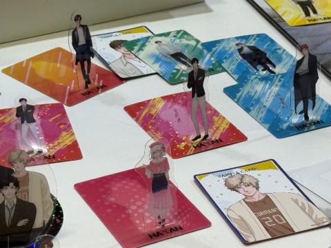 トレカがアクスタに変身？　白山印刷の新感覚カード『クリポカ』に注目