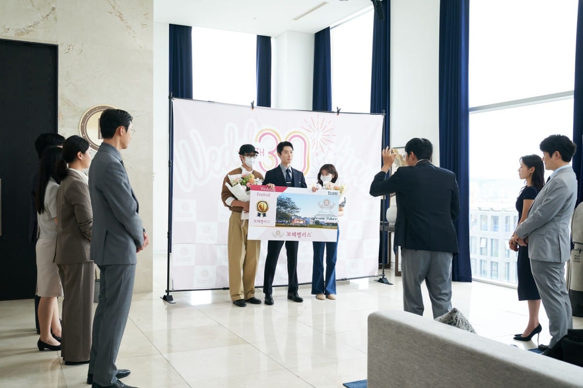 �w���ƌ������Ă���܂����H�x�f�B�Y�j�[�v���X �X�^�[�Ɛ�z�M���iC) 2025 Disney and its related entities