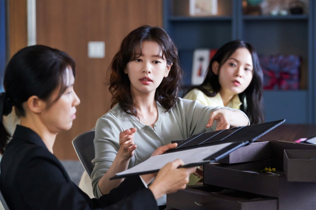 �w���ƌ������Ă���܂����H�x�f�B�Y�j�[�v���X �X�^�[�Ɛ�z�M���iC) 2025 Disney and its related entities