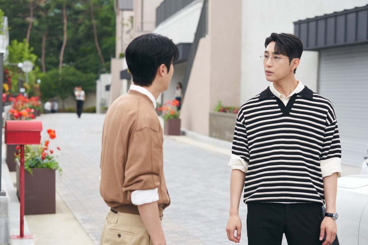 �w���ƌ������Ă���܂����H�x�f�B�Y�j�[�v���X �X�^�[�Ɛ�z�M���iC) 2025 Disney and its related entities