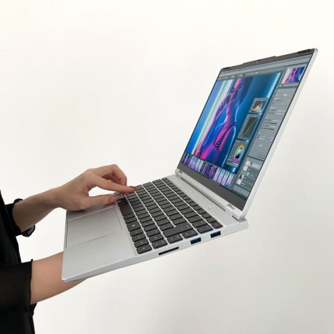 DAIV Z4-A9A01SR-B�iCopilot+ PC�j