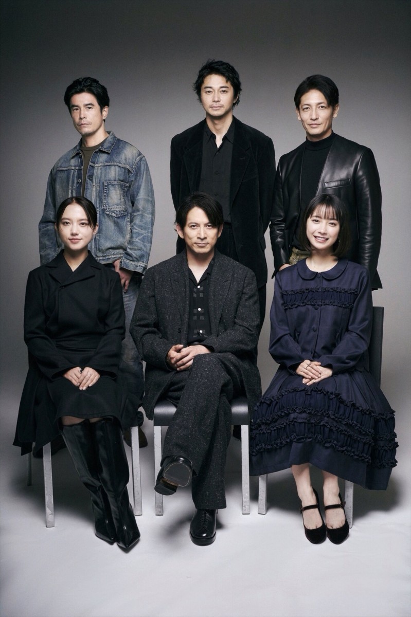 Netflix�V���[�Y�w�C�N�T�K�~�x�i�O�񍶂���j�����ʖ�A���c�y��A�����݂��i��񍶂���j�ɓ��p���A���o����A�ʖ؍G�i�B�e�F�����Ď��j �iC�jORICON NewS inc.