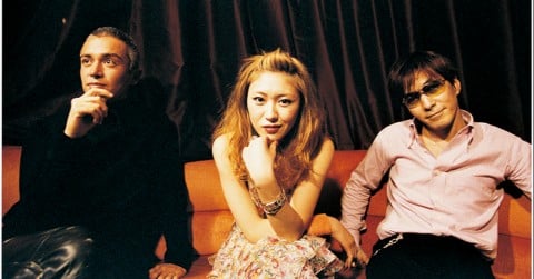 �yglobe�f�r���[30���N�L�O�zMEGUMI���M�����A�F������̎���90�N��J-POP�̐V�N��