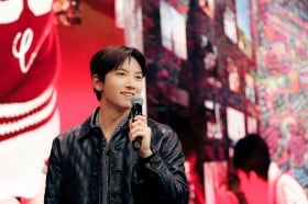 �y�C���^�r���[�z�o�D�~�̎� �`�E�`�����E�N�̖��͑S�J! 1st�A���o���wAssemble�x�ɍ��߂����ӂ̋C�����ƃ��b�Z�[�W