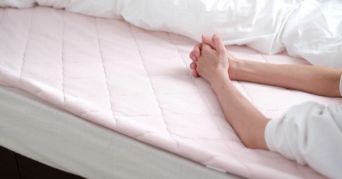 �N�����̕s���A���������������c�����炽�߂Č����������}�b�g���X�I��