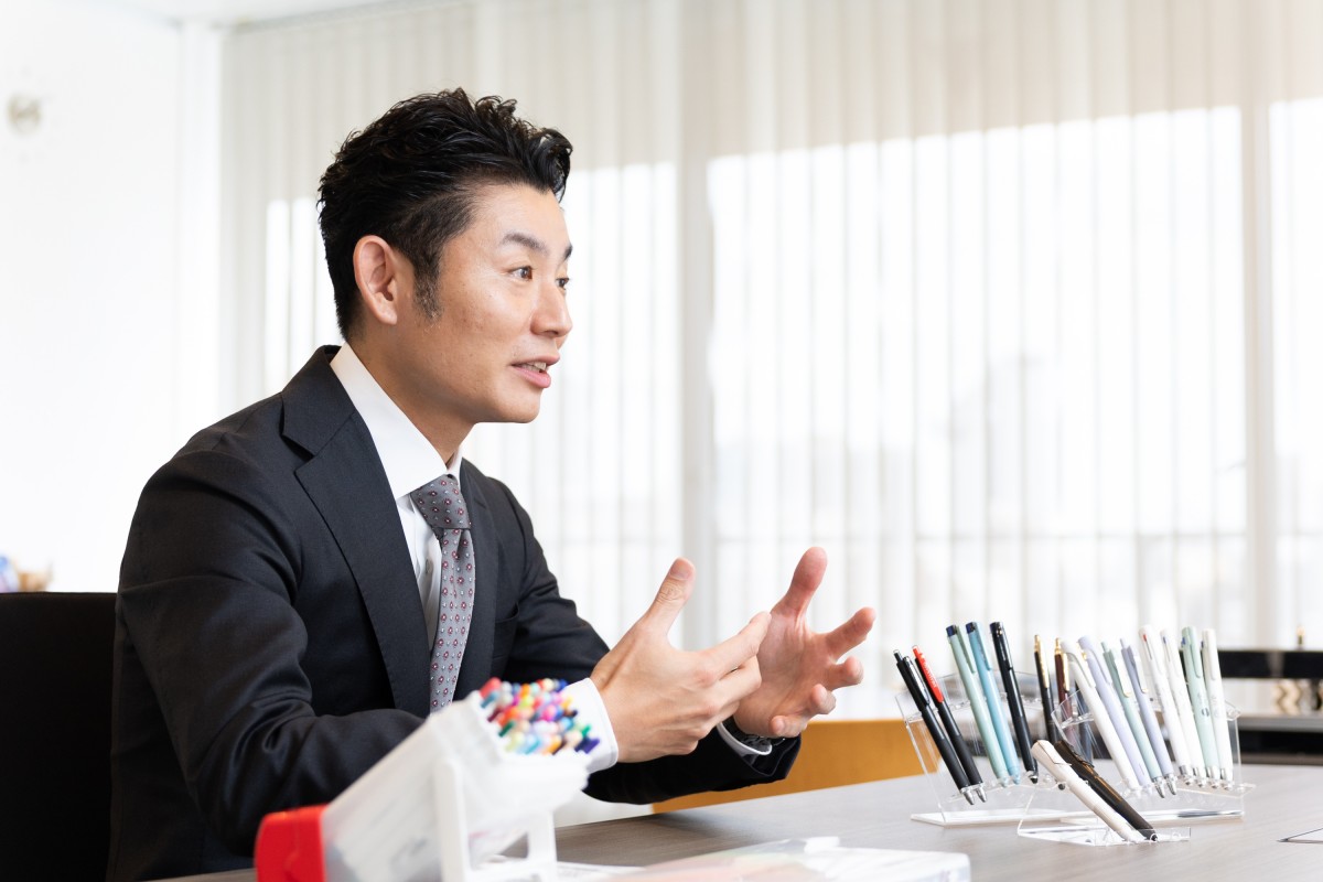 �[�u���i���j��\������В��E�ΐ쑾�Y���i�ʐ^�F�c���B�W�^Pash�j