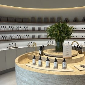 �؍��ݏZ���C�^�[�������I�\�E���ŖK�ꂽ���t���O�����X�V���b�v4�I�y�n���O�NTIMES Vol.242�z