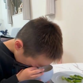 ���͂񂪔����������č�����6�Ώ��N ��l�����|�u���̊���͌o���������ƂȂ��v�u�O���̋L�����ȁv