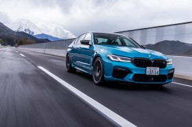 BMW M5�R���y�e�B�V�����i4WD/8AT�j�y����L�z