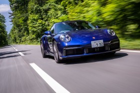 �|���V�F911�^�[�{�i4WD/8AT�j�y����L�z