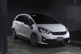 �z���_�E�t�B�b�ge�FHEV���f���[��X�iFF�j�y����L�z