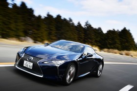 ���N�T�XLC500h�gS�p�b�P�[�W�h�iFR/CVT�j�y����L�z