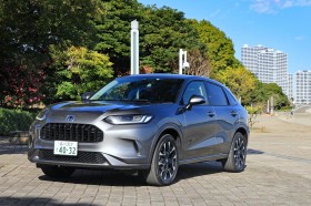 �z���_ZR-V e�FHEV Z�i4WD�j�^ZR-V X�iFF/CVT�j�y����L�z