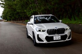 BMW iX1 xDrive30 M�X�|�[�c�i4WD�j�y����L�z