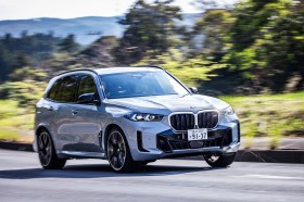 BMW X5 M60i xDrive�i4WD/8AT�j�y����L�z
