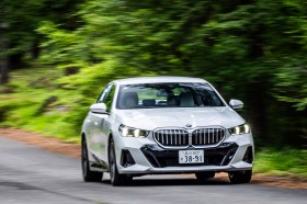 BMW 523d xDrive M�X�|�[�c�i4WD/8AT�j�y����L�z