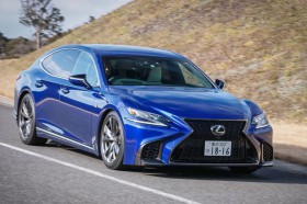 ���N�T�XLS500�g�G�O�[�N�e�B�u�h�i4WD/10AT�j�^LS500�gF�X�|�[�c�h�iFR/10AT�j�y����L�z