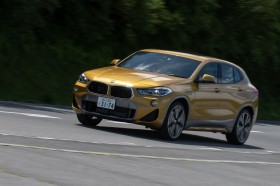 BMW X2 xDrive20i M�X�|�[�cX�i4WD/8AT�j�y����L�z