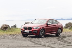 BMW X4 M40i�i4WD/8AT�j�y����L�z