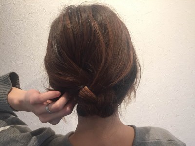 初心者さん向け 2本の三つ編みを組み合わせるだけ完成する簡単シニヨンアレンジ Oricon News 初心者さん向け 2本の三つ編みを組み合わせるだけ完成する簡単シニヨンアレンジ Oricon News