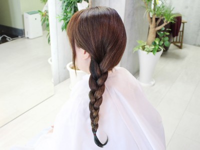 三つ編みをねじって留めるだけで完成 スカーフを使った簡単アップスタイル Oricon News