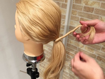 ヘアピン不要 結び目をゴム隠しする基本ヘアアレンジ3パターン Oricon News