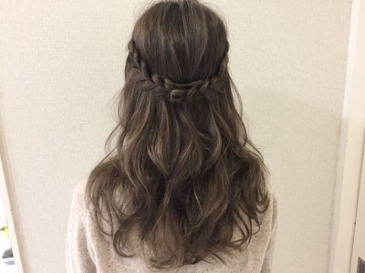 簡単ひと手間ヘアアレンジ 三つ編みハーフアップでボヘミアンなキュートガールになれる Oricon News