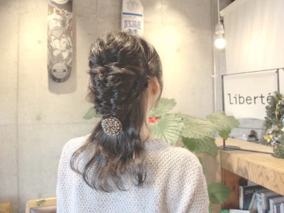 ミディアムヘア向け愛されヘアアレンジ 2段くるりんぱで作るハーフアップアレンジ Oricon News