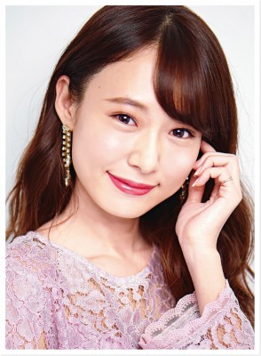西川瑞希さん 一日中ずっと全方位から魅了する美ツヤフェイス Xmasデートのほのキラ メイク Oricon News