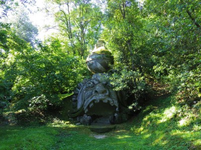 ローマから日帰り可 巨大な石像の森へ ボマルツォ 怪物公園 Oricon News