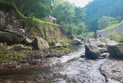 川遊び　小学生　盗撮 