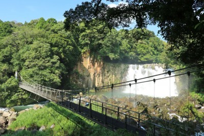 秘瀑 台高山脈 珠玉の滝 川崎 実 Amazon.co.jp: 秘瀑 台高山脈 珠玉の渓 : 川崎 実: 本