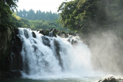 滝に甌穴に疏水も！宮崎県「関之尾滝」で“水の風景”を満喫