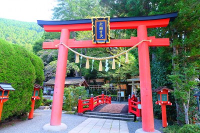 奈良・天河神社で外せない！神宝「五十鈴」・禊殿・六角岩 | ORICON NEWS
