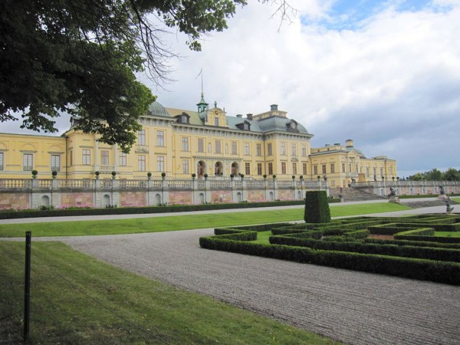 スウェーデンの世界遺産・王妃の小島「ドロットニングホルム宮殿