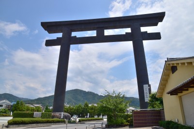 三輪山を御神体とするパワースポット！奈良・桜井「大神神社」｜eltha