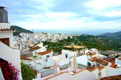 スペインで一番美しい村 フリヒリアナ ５月の十字架祭り Dia De La Cruz Oricon News