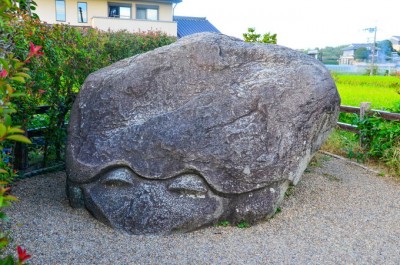 古代のウソ発見器も！奈良・明日香村ミステリーストーンめぐり