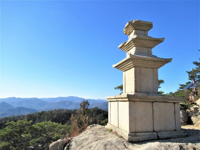 サムネイル 山岳信仰の聖地！慶州の世界遺産「南山」で石仏・石塔めぐり
