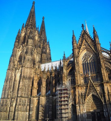 タワーと宝物館と併せて3度感動！世界遺産「ケルン大聖堂