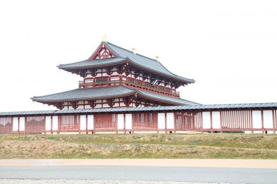 世界遺産！天空の霊獣が守る奈良平城宮跡「第一次大極殿」と天皇