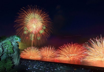 一度は見たい！世界遺産に轟く三重・熊野大花火大会を快適に楽しむ法