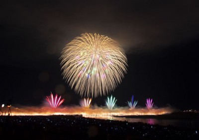 日本三大花火「長岡まつり大花火大会」で最高の夏の思い出を！ | ORICON NEWS