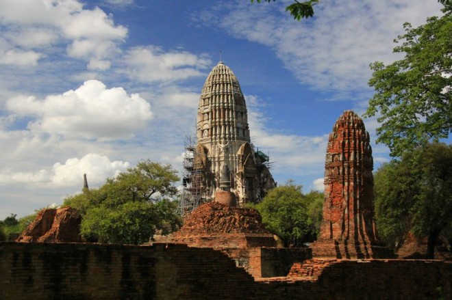 買い保障できる 古瓦 世界遺産 アユタヤ王朝 寺院 タイ 軒瓦 発掘