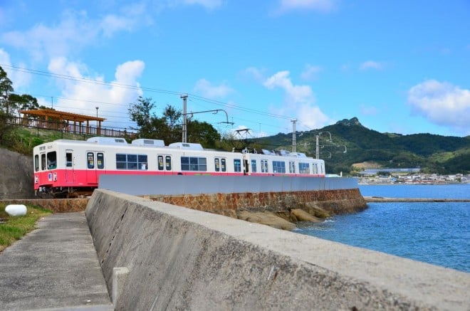 イルカのことちゃんが駅員！？香川・ことでん「志度線」の旅が楽しい | ORICON NEWS