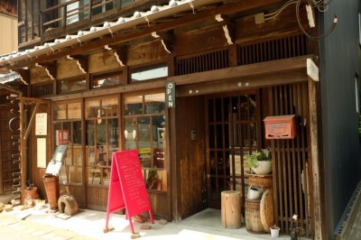 女子に人気の犬山城下町さんぽ 休憩は2匹の看板猫がいるカフェで Oricon News