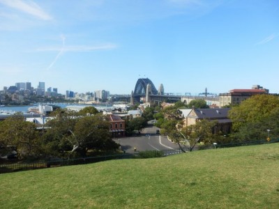 シドニーの定番オペラハウスとハーバーブリッジを望む散歩コース