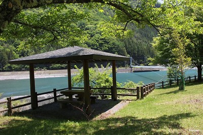 秘境の地「奈良田集落」女帝も愛した山梨の秘湯と南アルプスの大自然