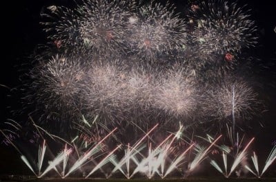 足利の夏の花は天空にも！「足利花火大会」2万5千発の感動 | ORICON NEWS